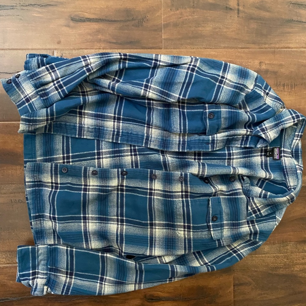 Patagonia Womens flannel shirt size 6